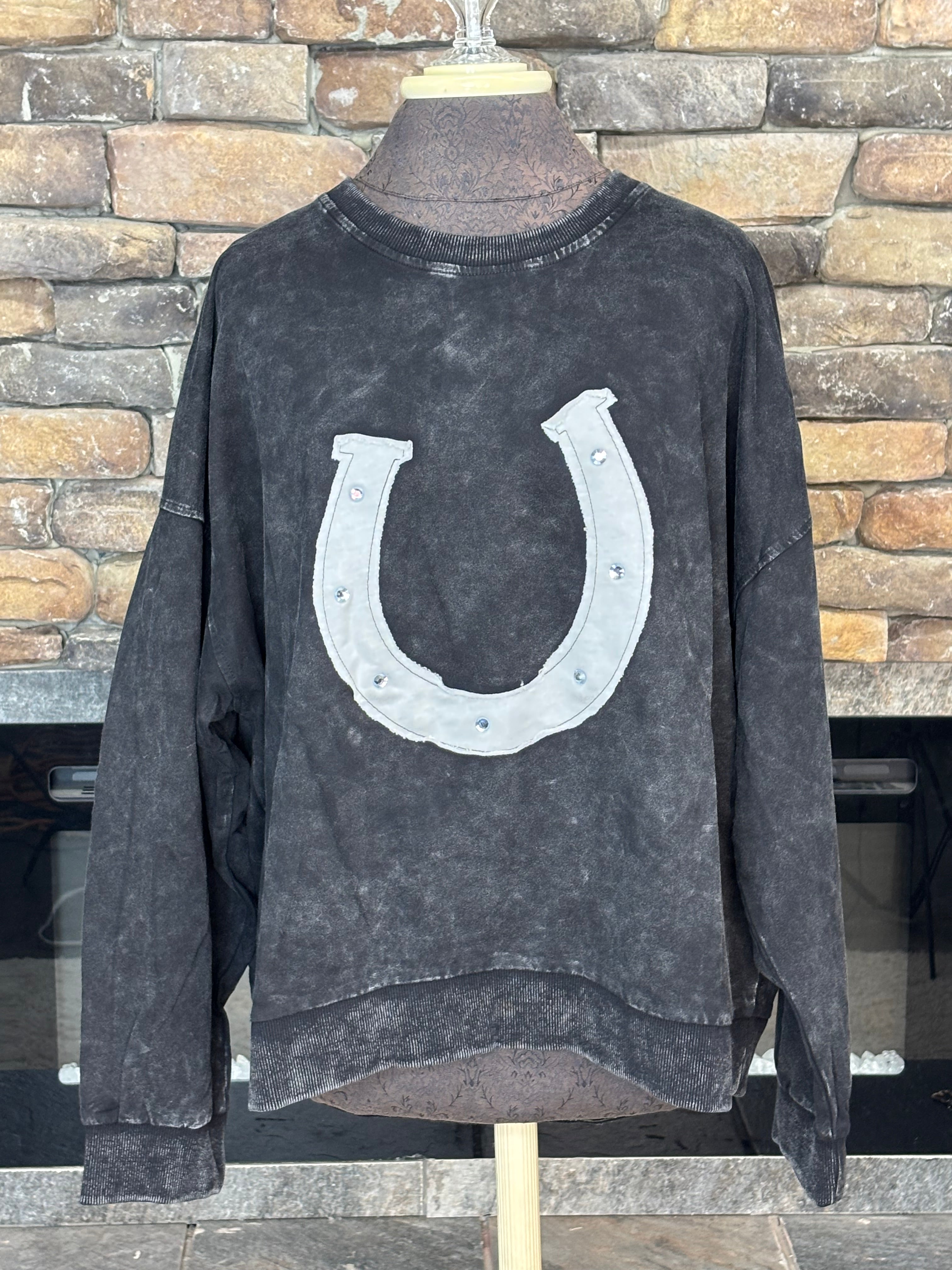 Curvy Horseshoe Mineral Wash Shirt